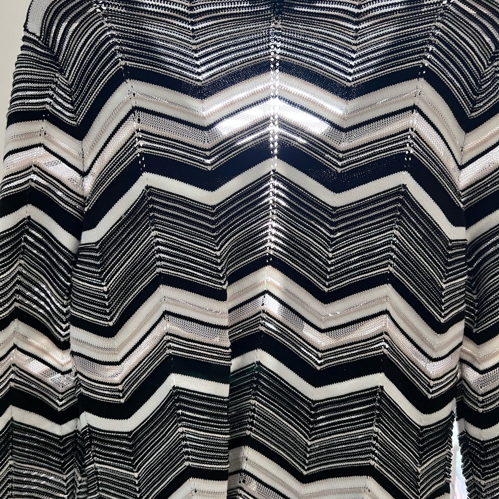 White House Black Market Chevron Cardigan in Black, White and Tan - Picture 7 of 8